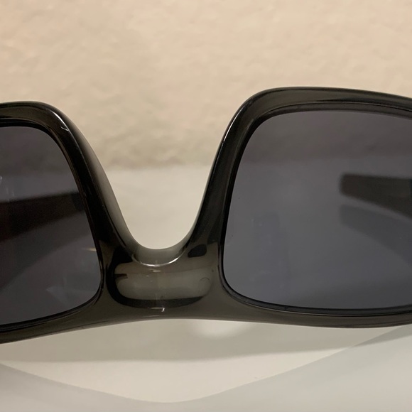My favorite Smokey Gray Sunglasses, Fuel Cell. - Picture 6 of 7